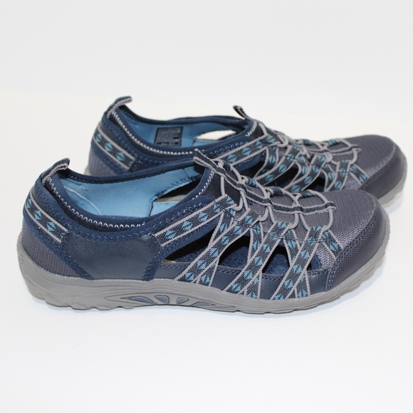 Skechers Shoes - Women's Skechers Reggae Fest size 7.5